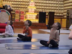 20260612 Yoga im Tempel1